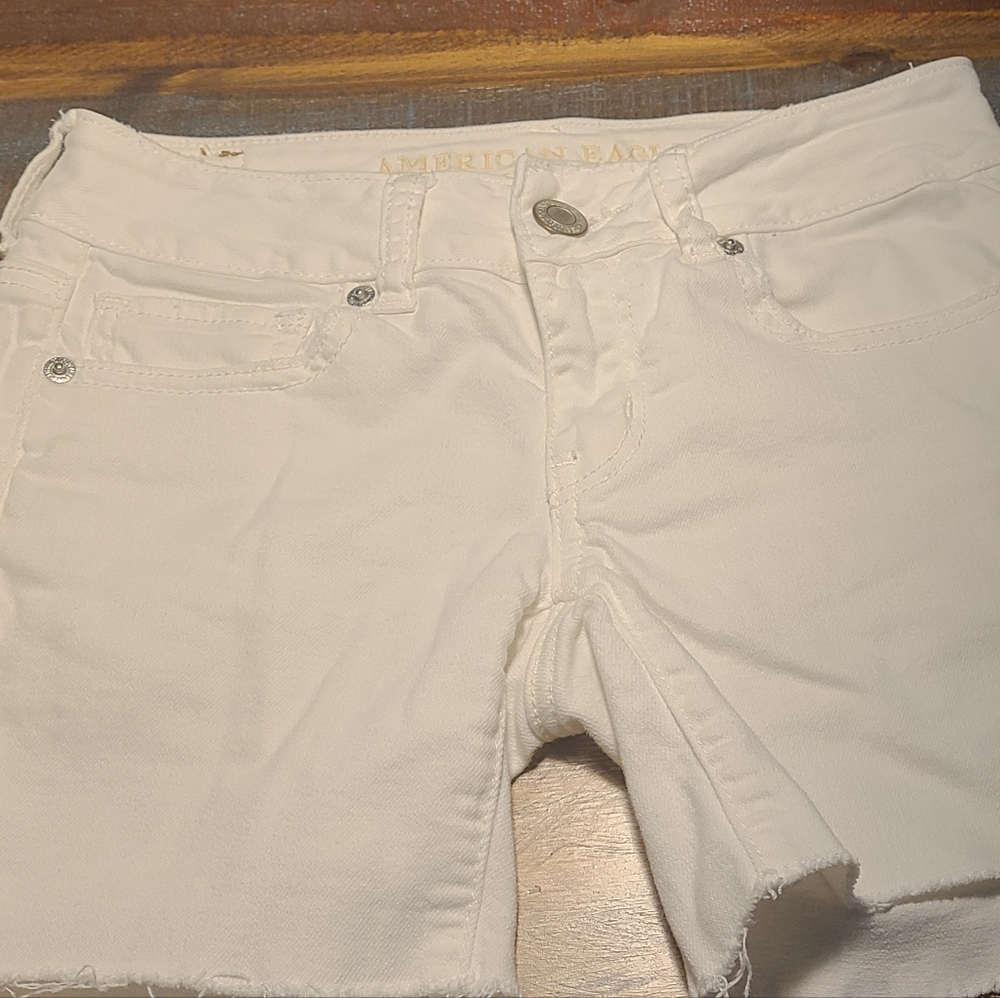 American Eagle white shorts sz 00